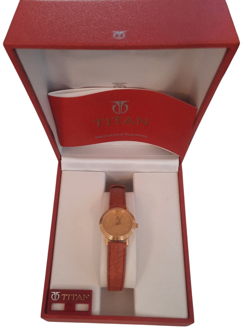 Lot 254: Titan classic Watch in original Titan stamped box,...