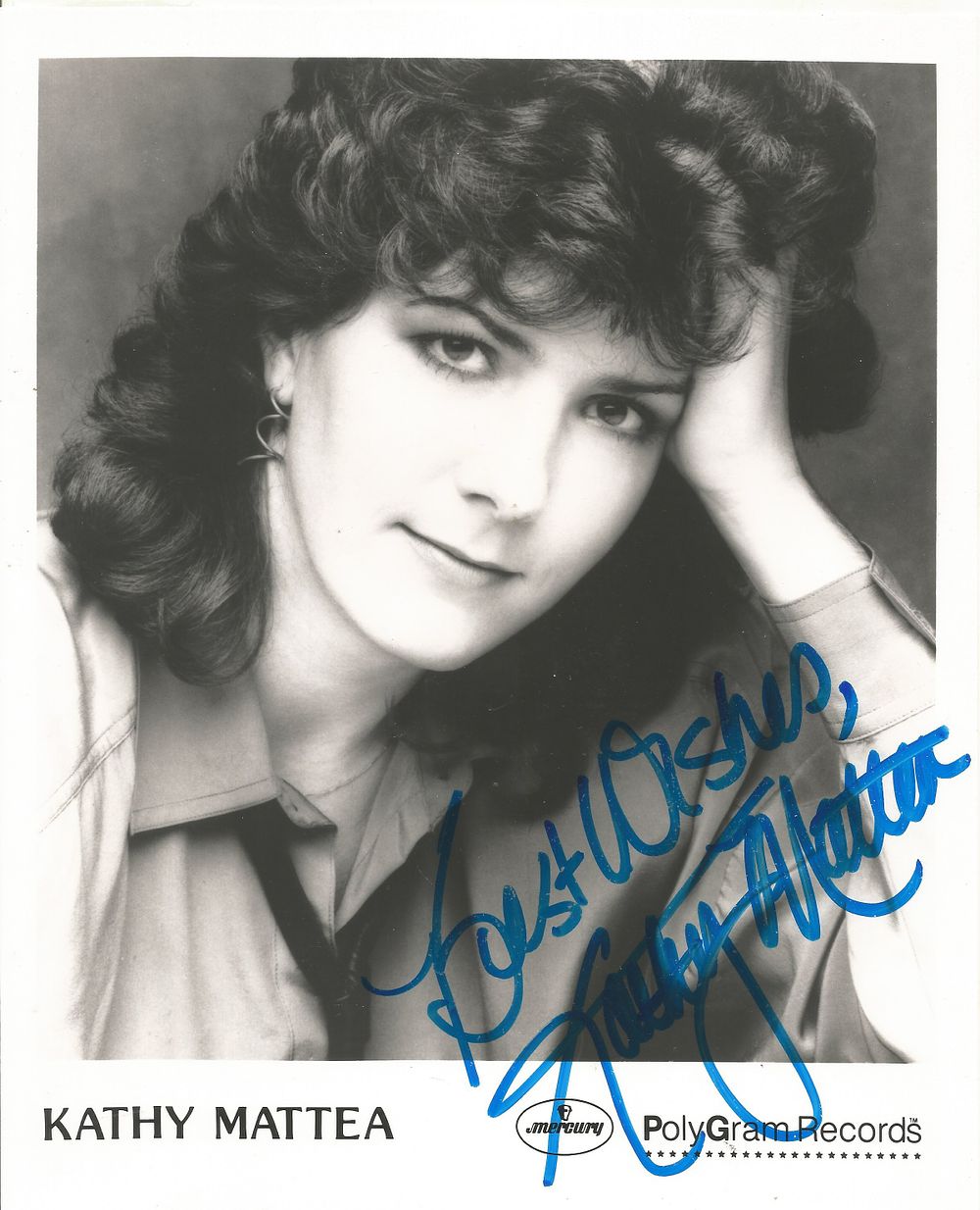 Lot 315: Kathy Mattea signed 10x8inch black and white promo...