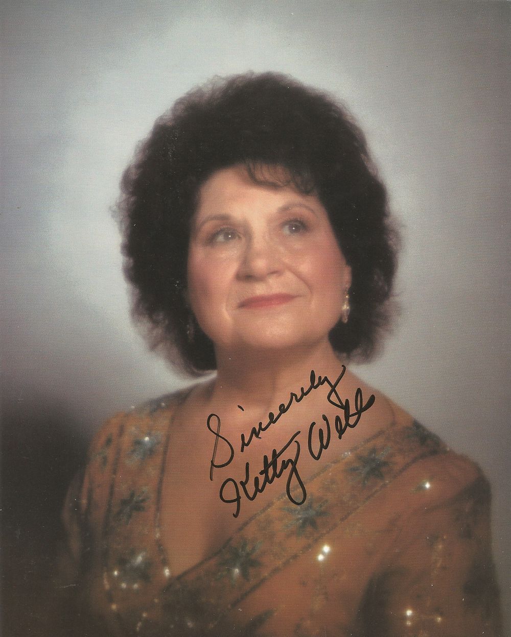 Lot 331: Kitty Wells signed 10x8inch colour photo. Music autograph....
