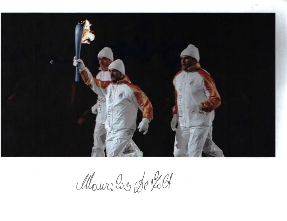 Lot 387: Maurilio De Zolt signed 10x8 inch colour photo....