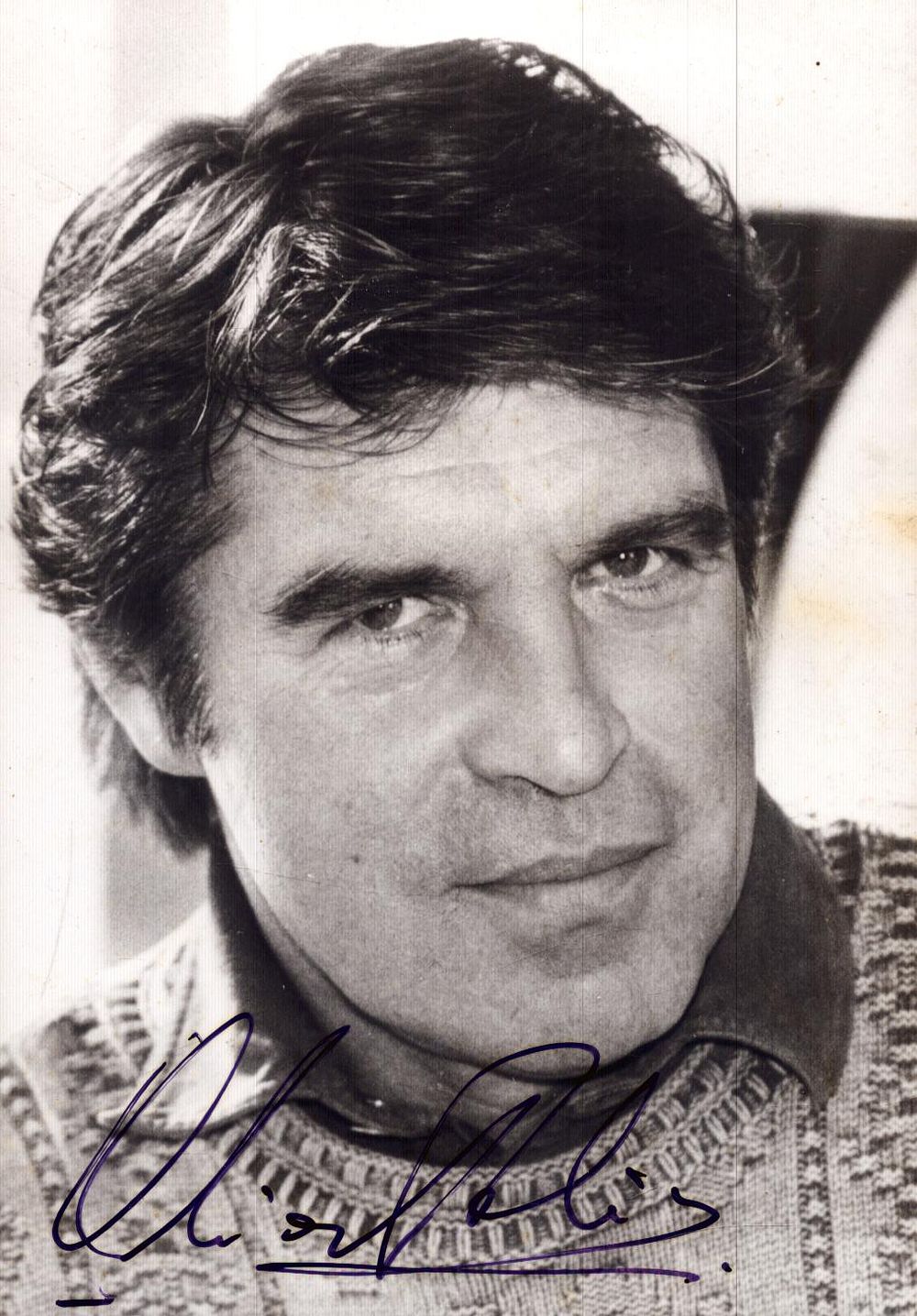 Lot 262: Oliver Tobias signed 5x3inch black and white photo....