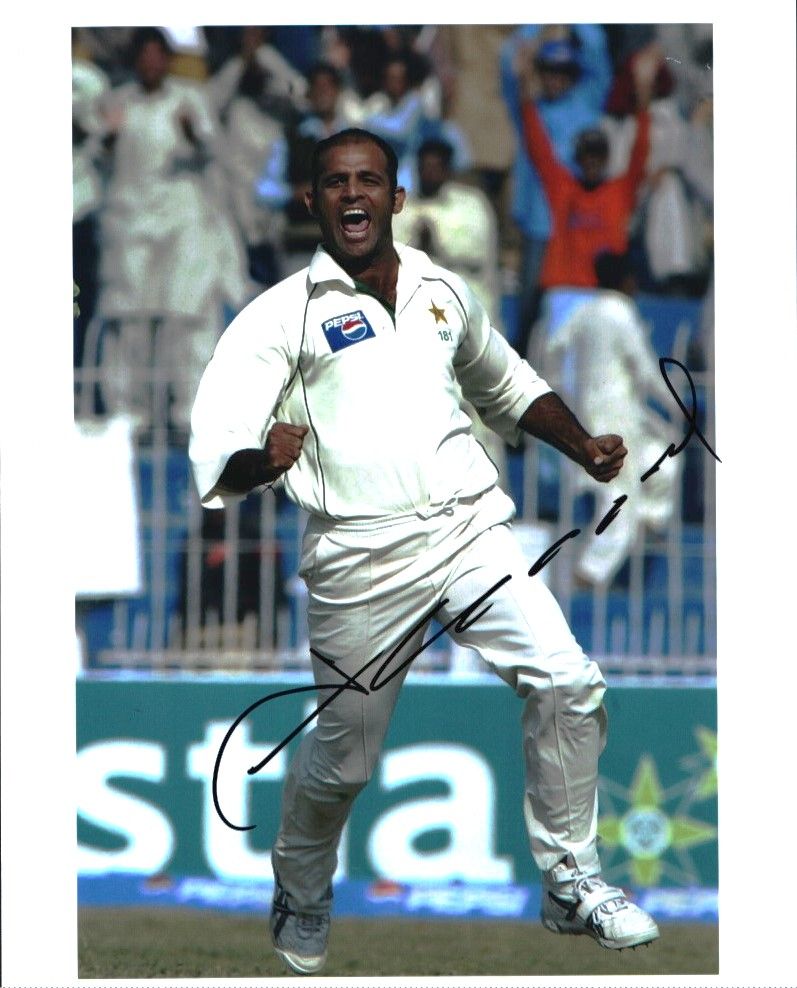 Lot 278: Naved-ul-Hasan signed 10x8 inch colour photo. Good condition....