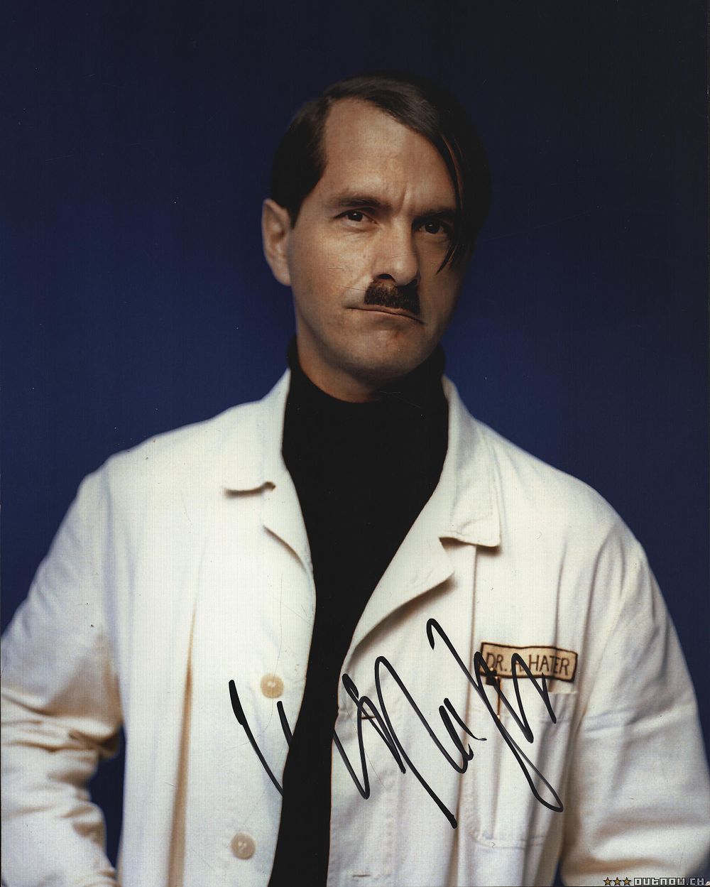 Lot 350: Christoph Maria Herbst signed 11x8 inch colour photo....
