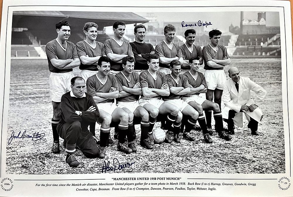 Lot 642: Football Manchester United Legends Jack Crompton, Alex Dawson...