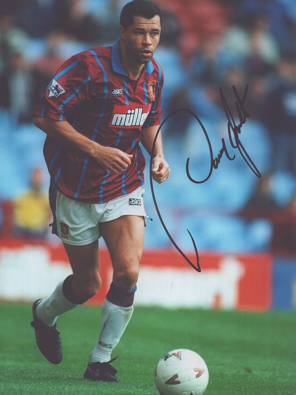 Lot 191: Paul McGrath signed 8x6 inch colour photo. Good...