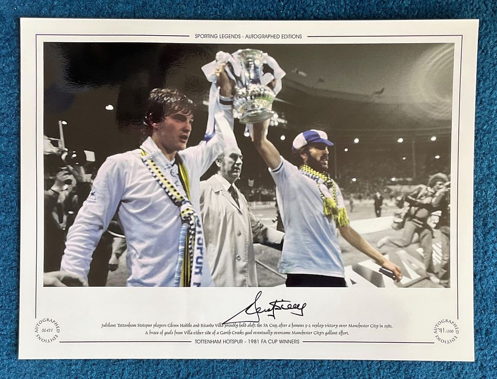 Lot 320: Ricardo Villa 16x12 signed colourised photo, Autographed Editions,...