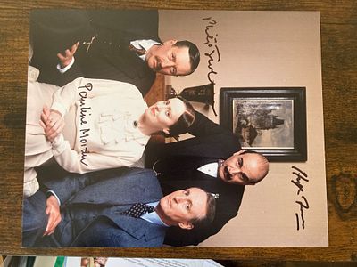 Poirot cast multiple signed 10 x 8 inch colour photo. Autographed by Hugh Fraser, Phillip 