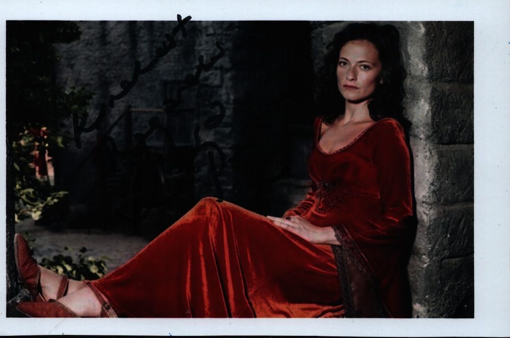 Lot 153: Lara Pulver signed 4x3inch colour photo. Dedicated.