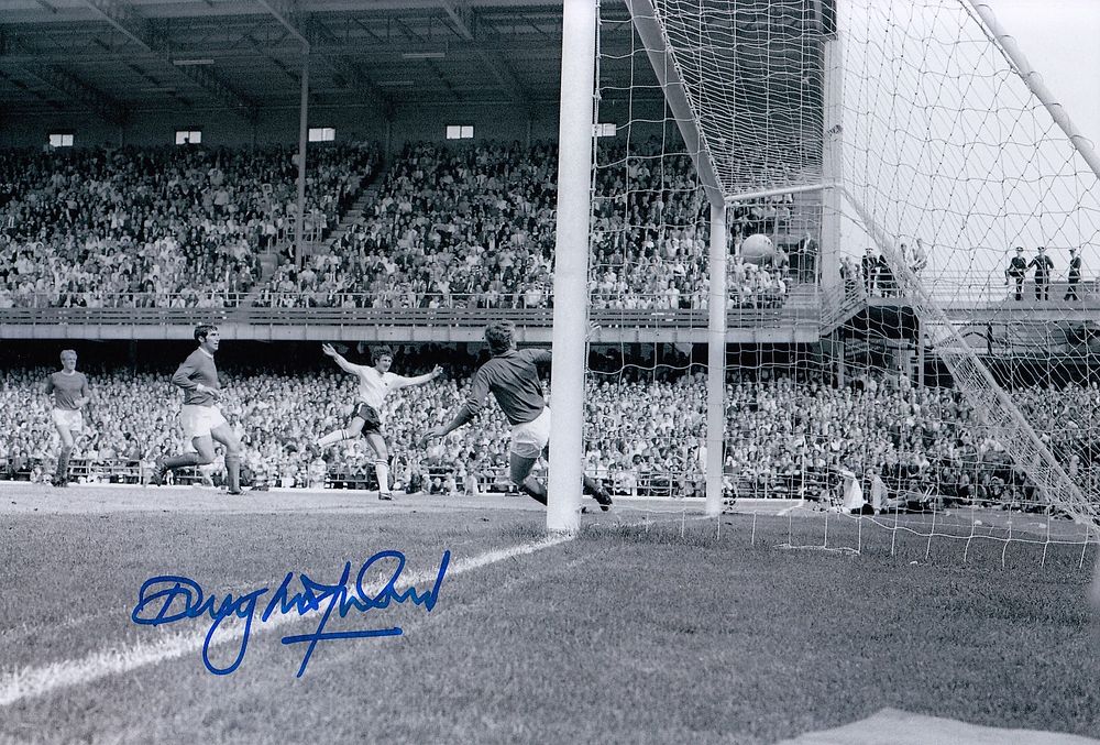 Lot 306: Autographed ROY McFARLAND 12 x 8 photo :...