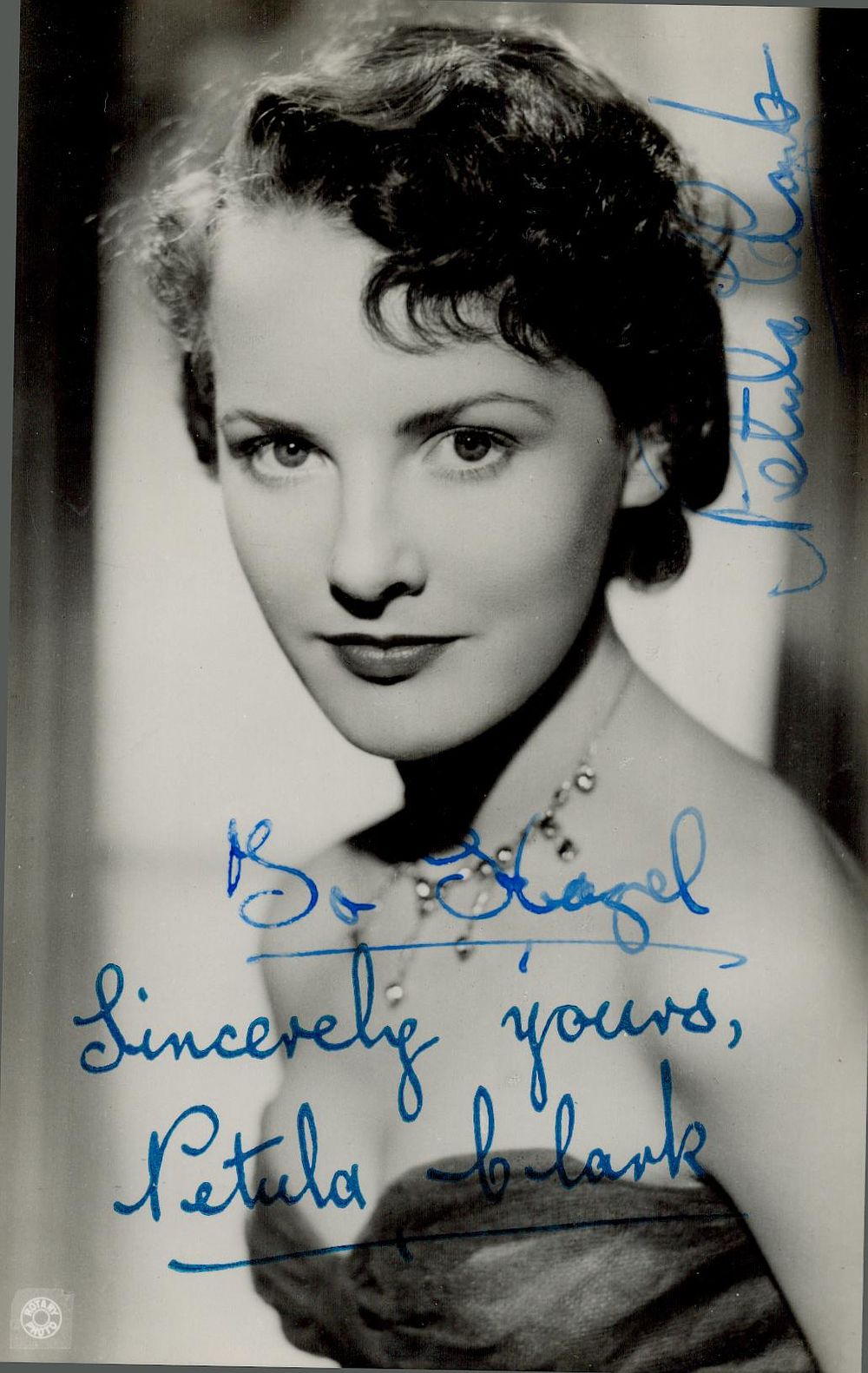 Lot 323: PETULA CLARK Singer signed vintage Promo Photo