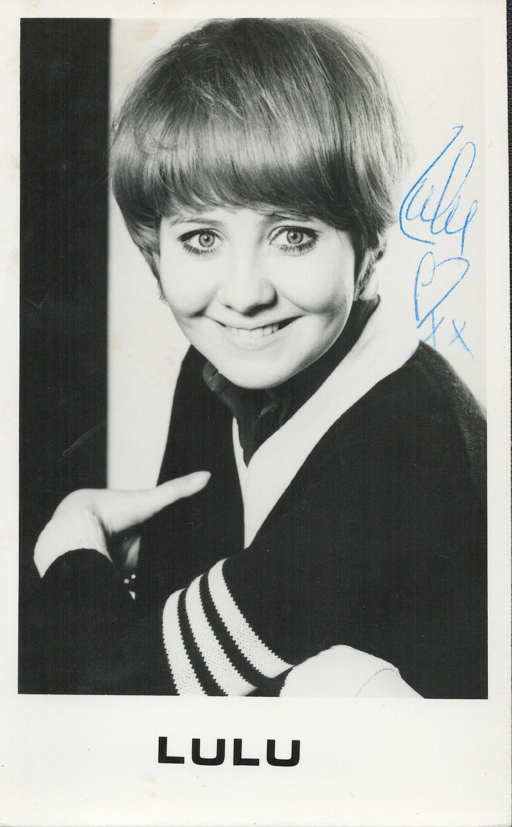 Lot 350: LULU Singer signed vintage Promo Photo