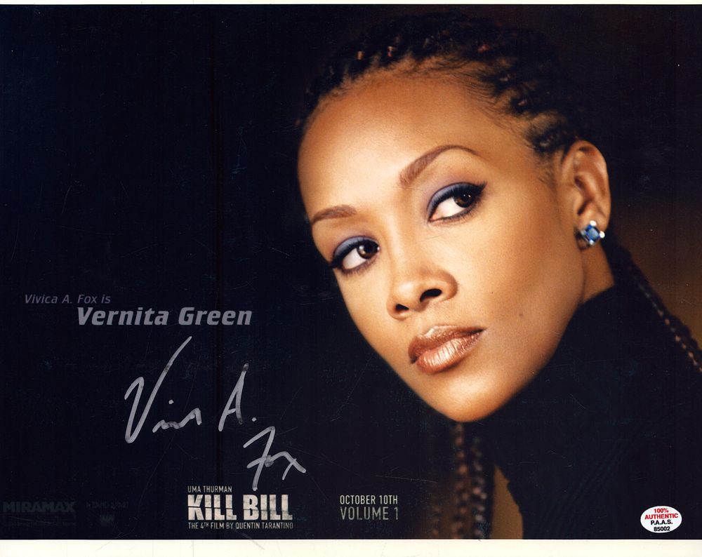 Lot 381: Vivica Fox signed 10x8inch colour photo.