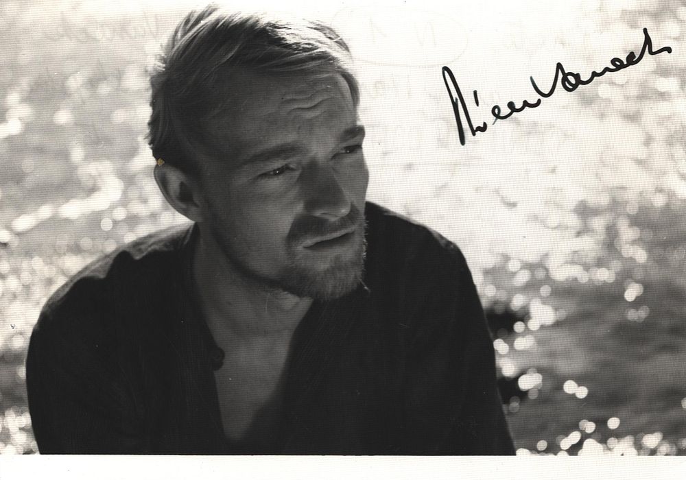 Lot 500: Pierre Vaneck signed 7x5inch black and white photo.