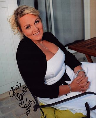 Valerie Damidot signed 10x8 inch colour photo. Good condition. All autographs come with a 