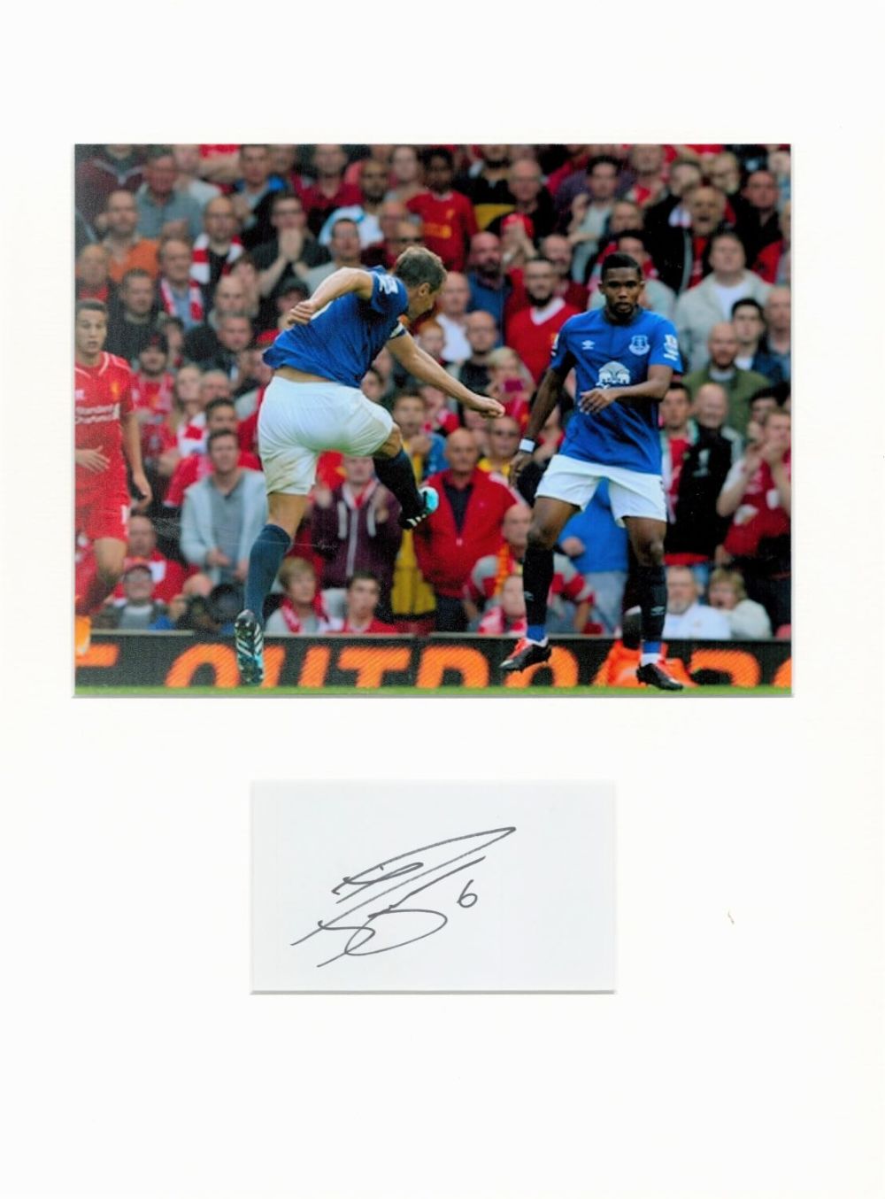 Lot 174: Football Phil Jagielka 16x12 overall Everton mounted signature...