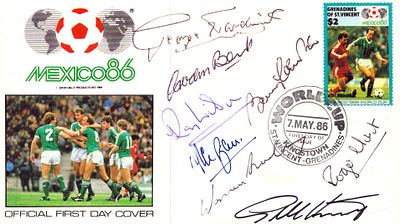 Gordan Banks, Roger Hunt, Warren Bradley and others signed Mexico 86 official World Cup 7th May 