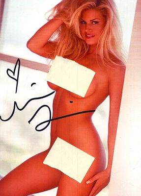 Neriah Davis signed photo image 7x5, Risque.