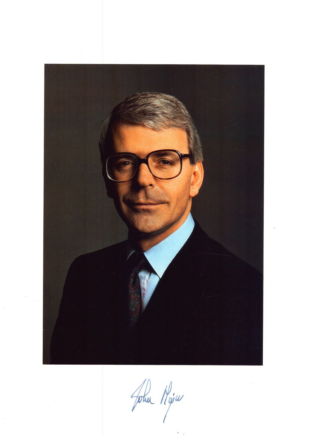 Lot 620: JOHN MAJOR British Prime Minister signed 8x12 Photo.