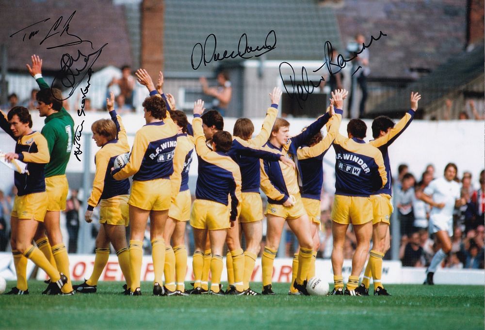 Lot 704: Autographed LEEDS UNITED 12 x 8 Photo ;...