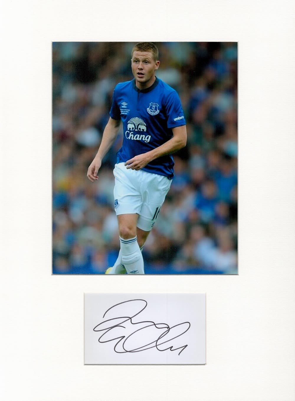 Lot 282: Football James McCarthy 16z12 overall Everton mounted signature...