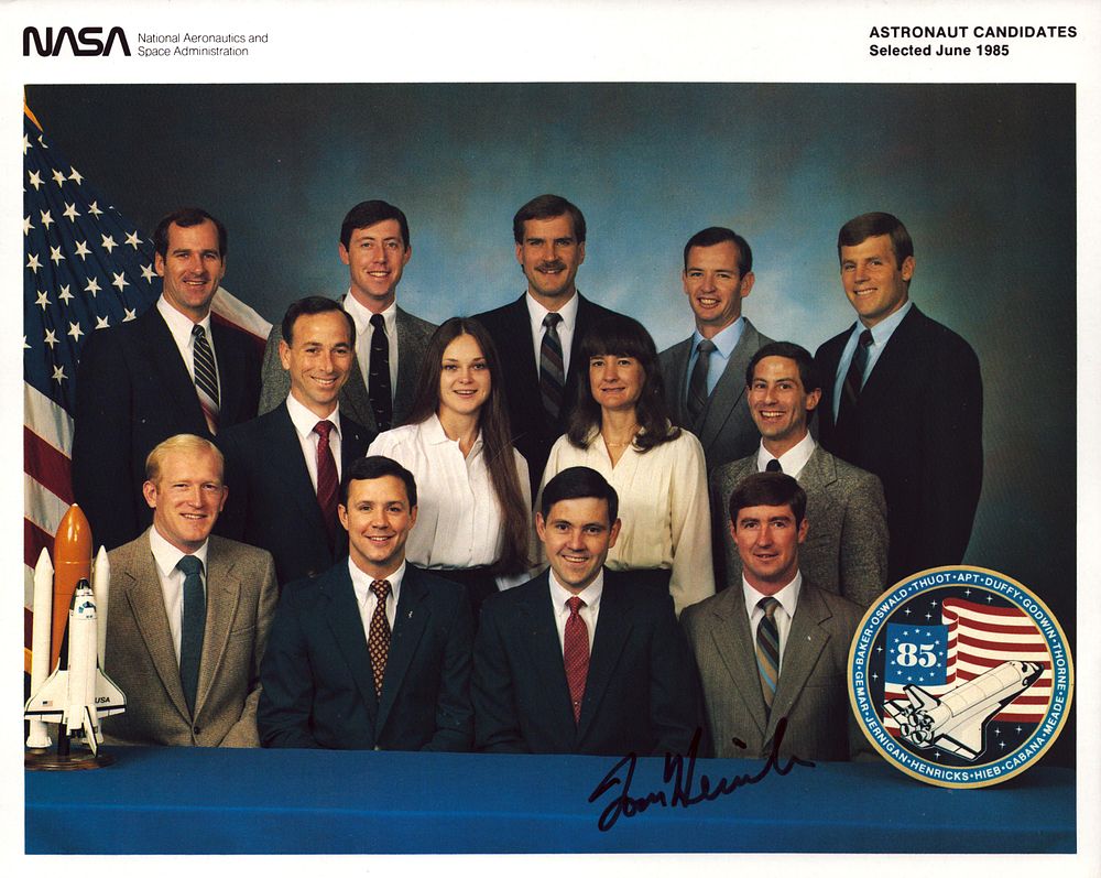 Lot 231: Astronaut Tom Hendricks signed NASA 10x8inch colour photo.