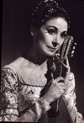 Margot Fonteyn beautiful, signed vintage photograph 10x8 black and white.