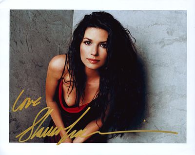 Shania Twain Signed 10x8 colour photo.