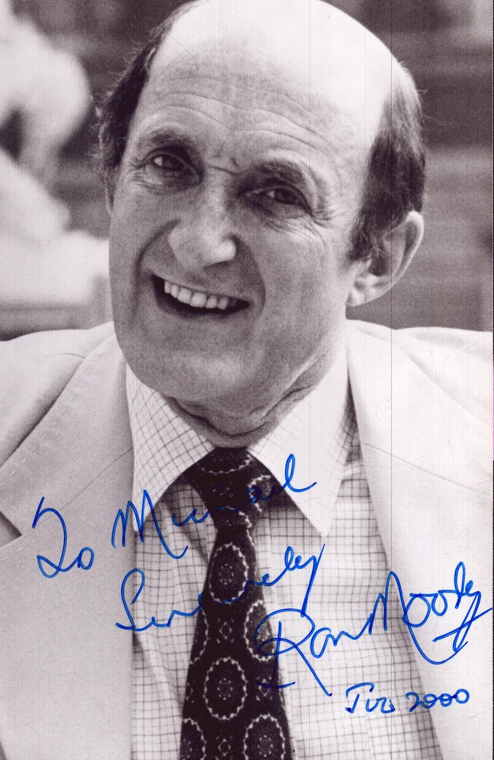 Lot 173: Ron Moody signed 6x4 inch black and white...