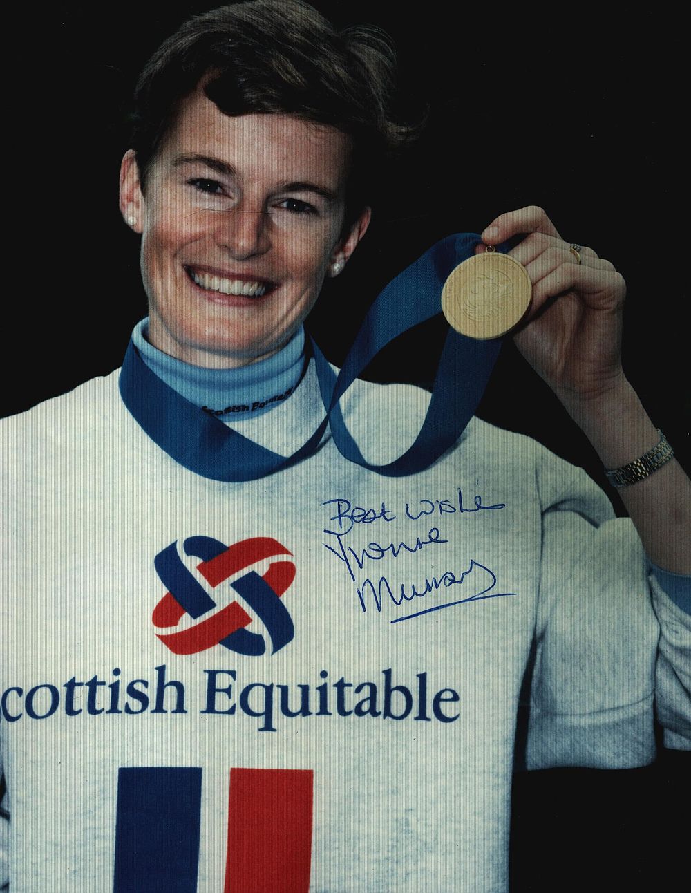 Lot 276: Yvonne Murray signed 8x5.5 inch colour photo.