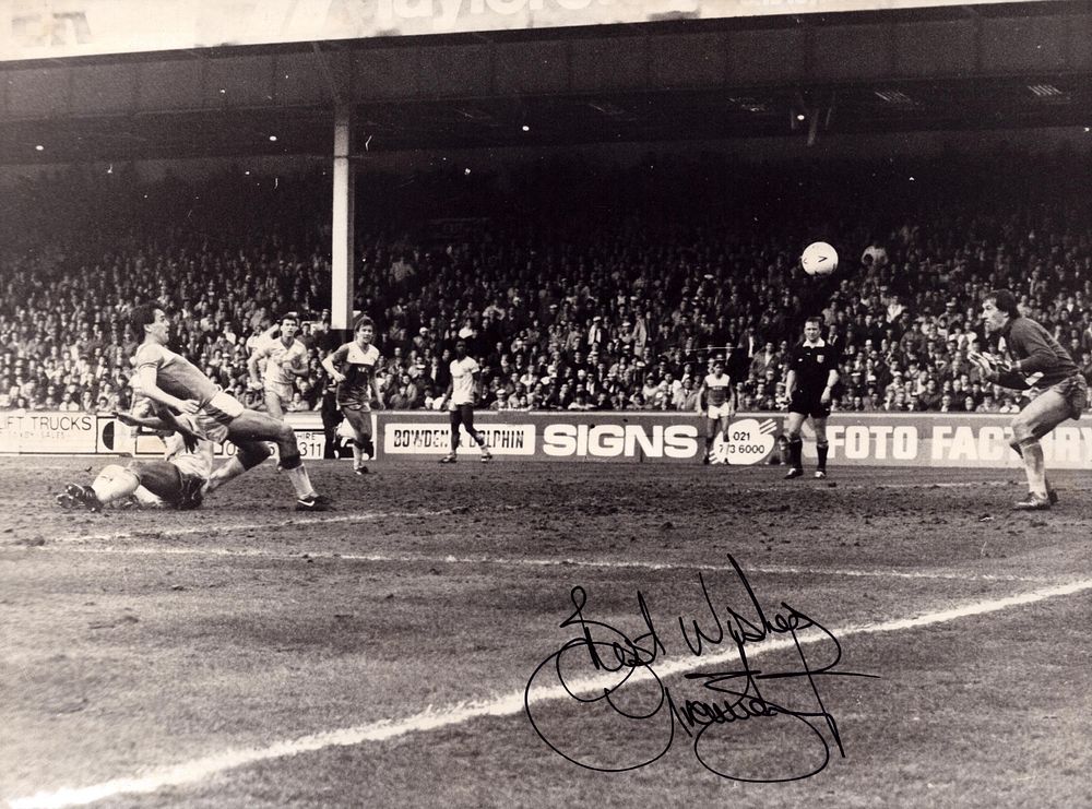 Lot 335: Graeme Sharp signed 9x7 approx. black and white...