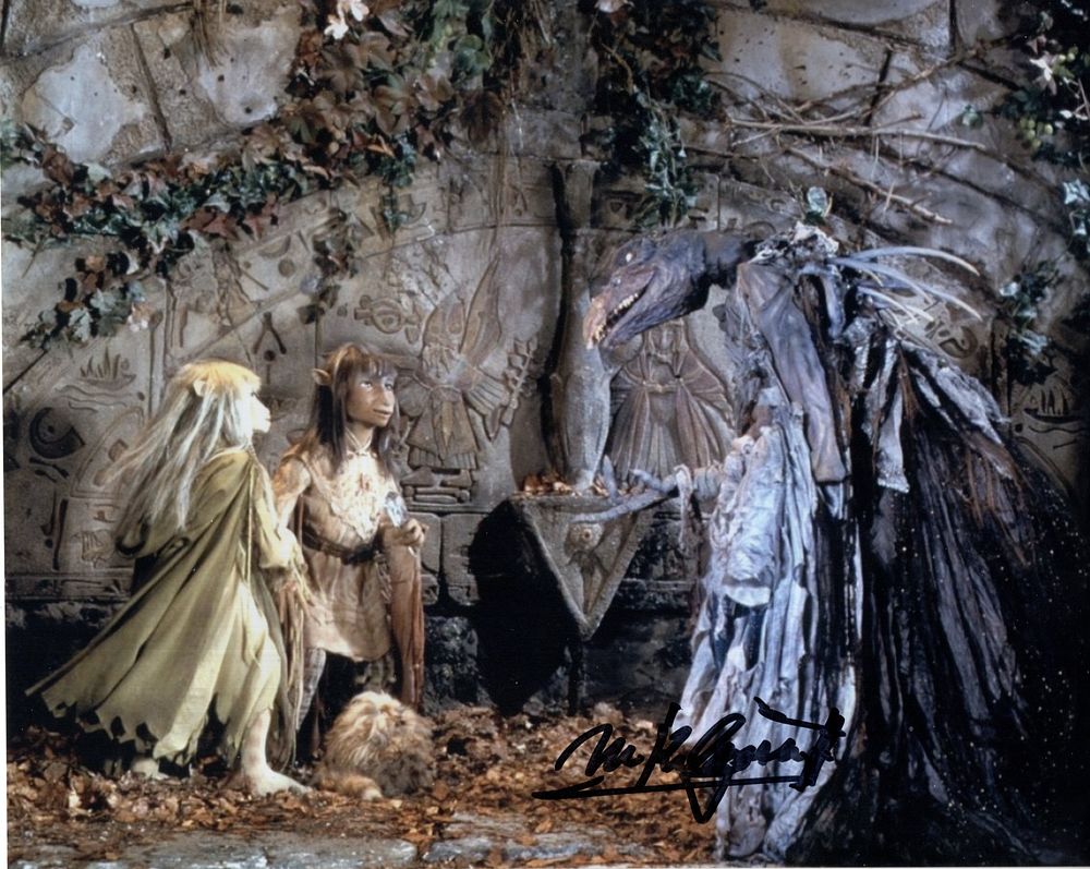 Lot 415: The Dark Crystal movie scene colour 8x10 photo...