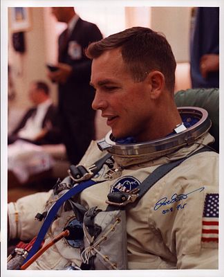 Gemini 8 Astronaut Dave Scott signed 10x8 inch colour photo. David Randolph Scott (born June 6 