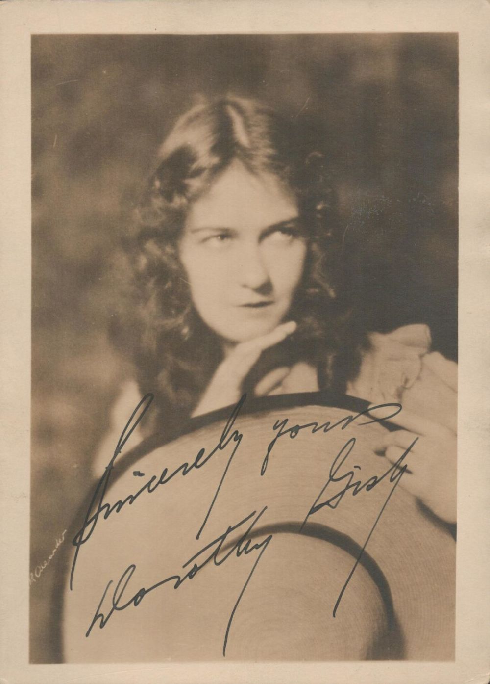 Lot 204: Dorothy Gish signed 7x5 vintage sepia photo. Dorothy...