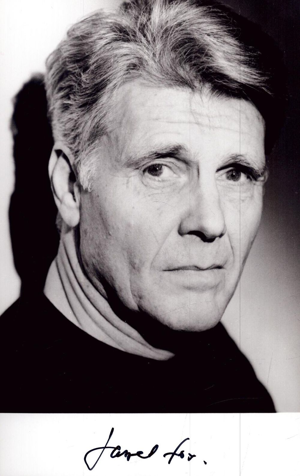 Lot 393: James Fox signed black and white photo 5x3.