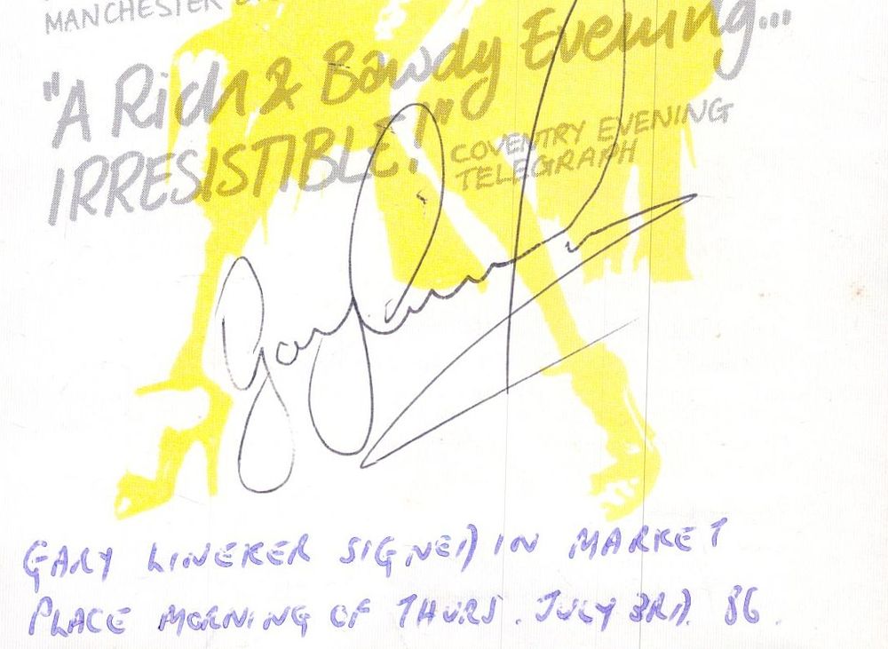 Lot 394: Gary Lineker signed signature piece.