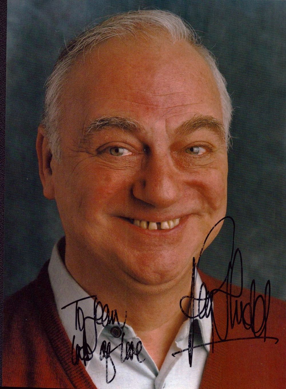 Lot 526: Roy Hudd signed 6x4 inch colour photo with...