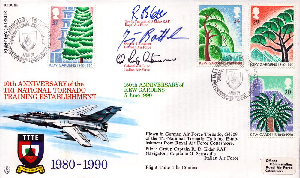 Lot 540: Multi signed FDC. Group Captain R.D. Elder, Oberst...