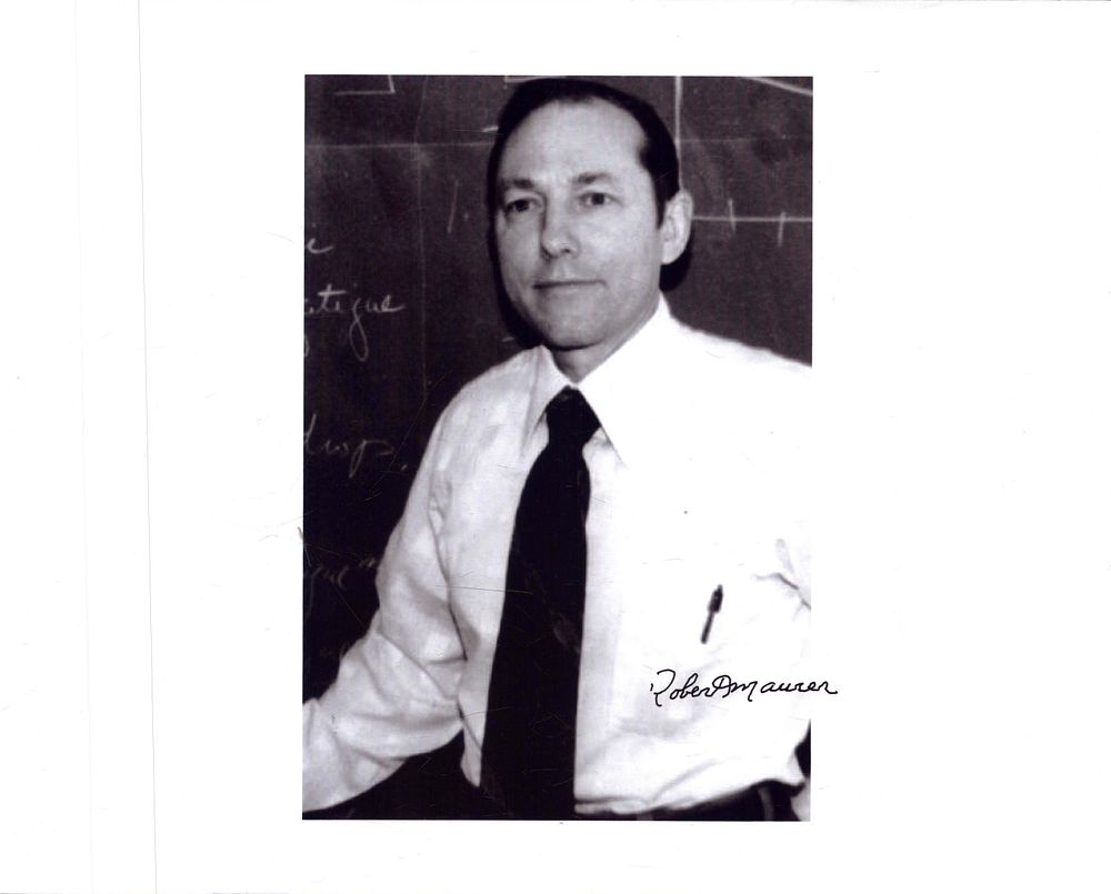 Lot 580: Robert Mauer signed 10x8inch black and white photo.