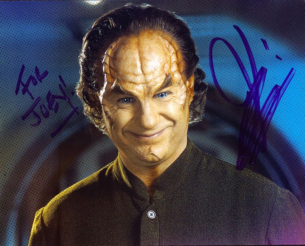 Lot 583: John Bellinglsey signed 10x8inch colour photo. Dedicated.