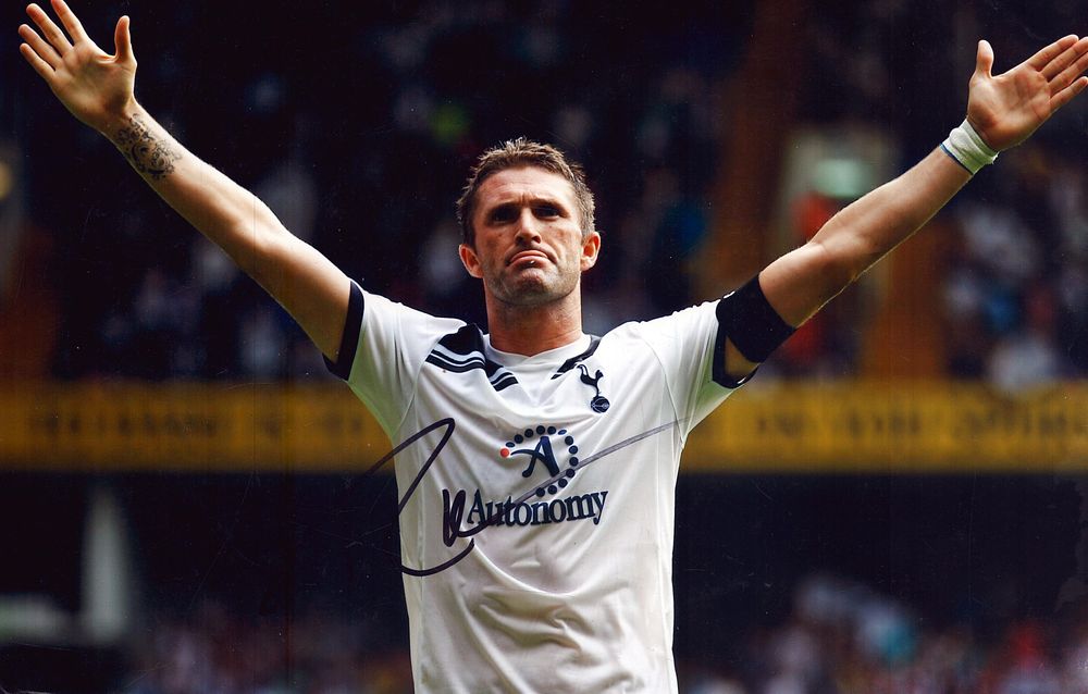 Lot 152: Robbie Keane signed coloured photo, approx. 12x8.
