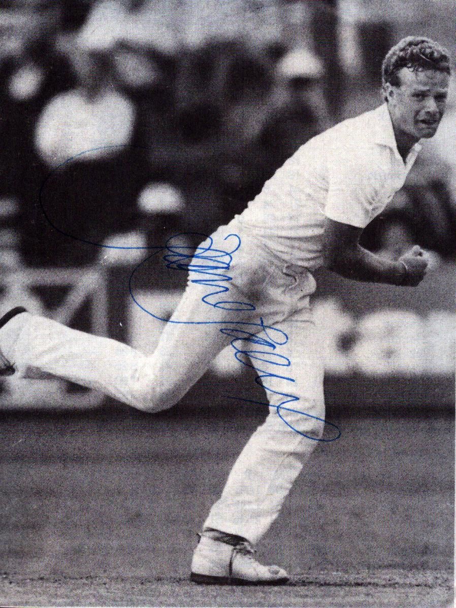 Lot 265: Paul Jarvis signed magazine clipping 4x3 approx.