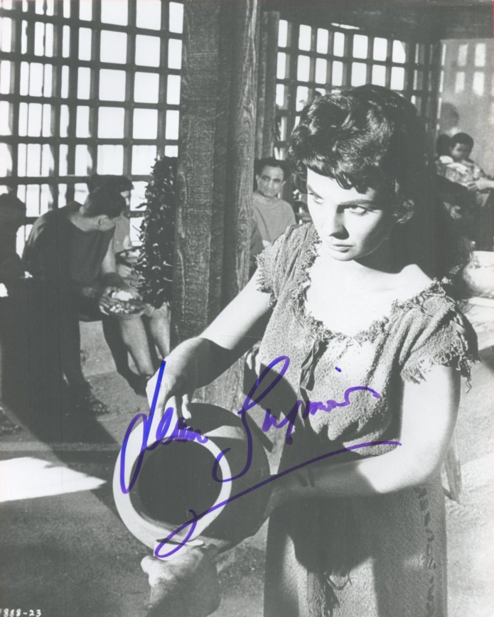 Lot 257: Jean Simmons signed 10x8 vintage black and white...