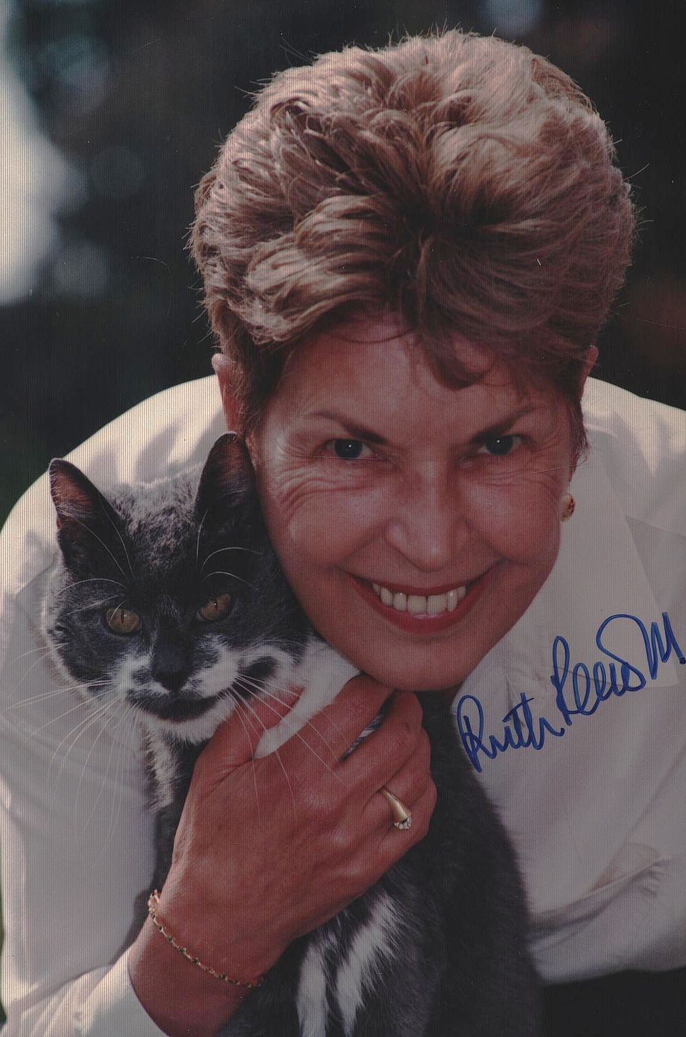Lot 336: Ruth Rendell signed 6x4 inch colour photo.