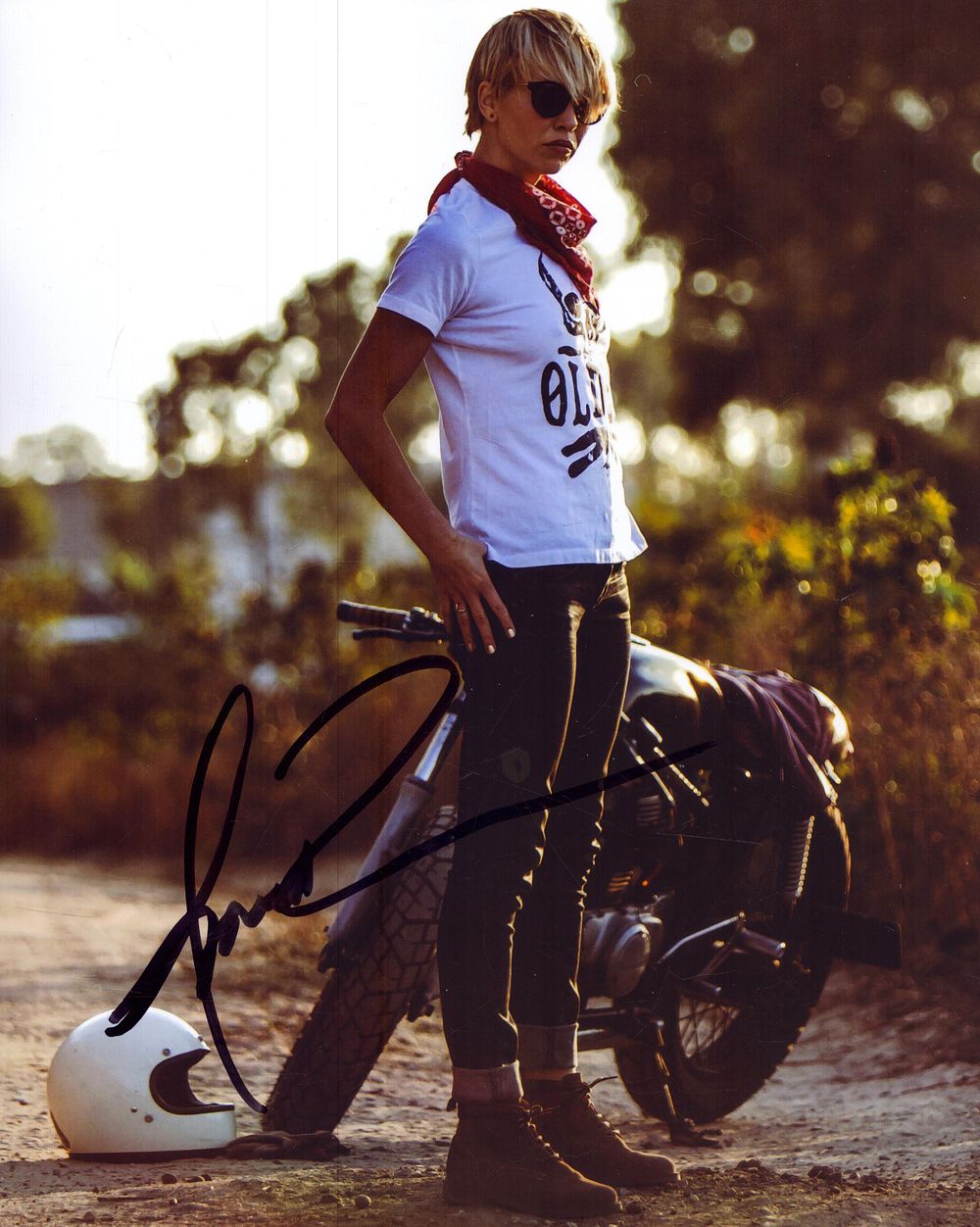 Lot 360: Amanda Rau signed coloured photo, approx. 10x8.