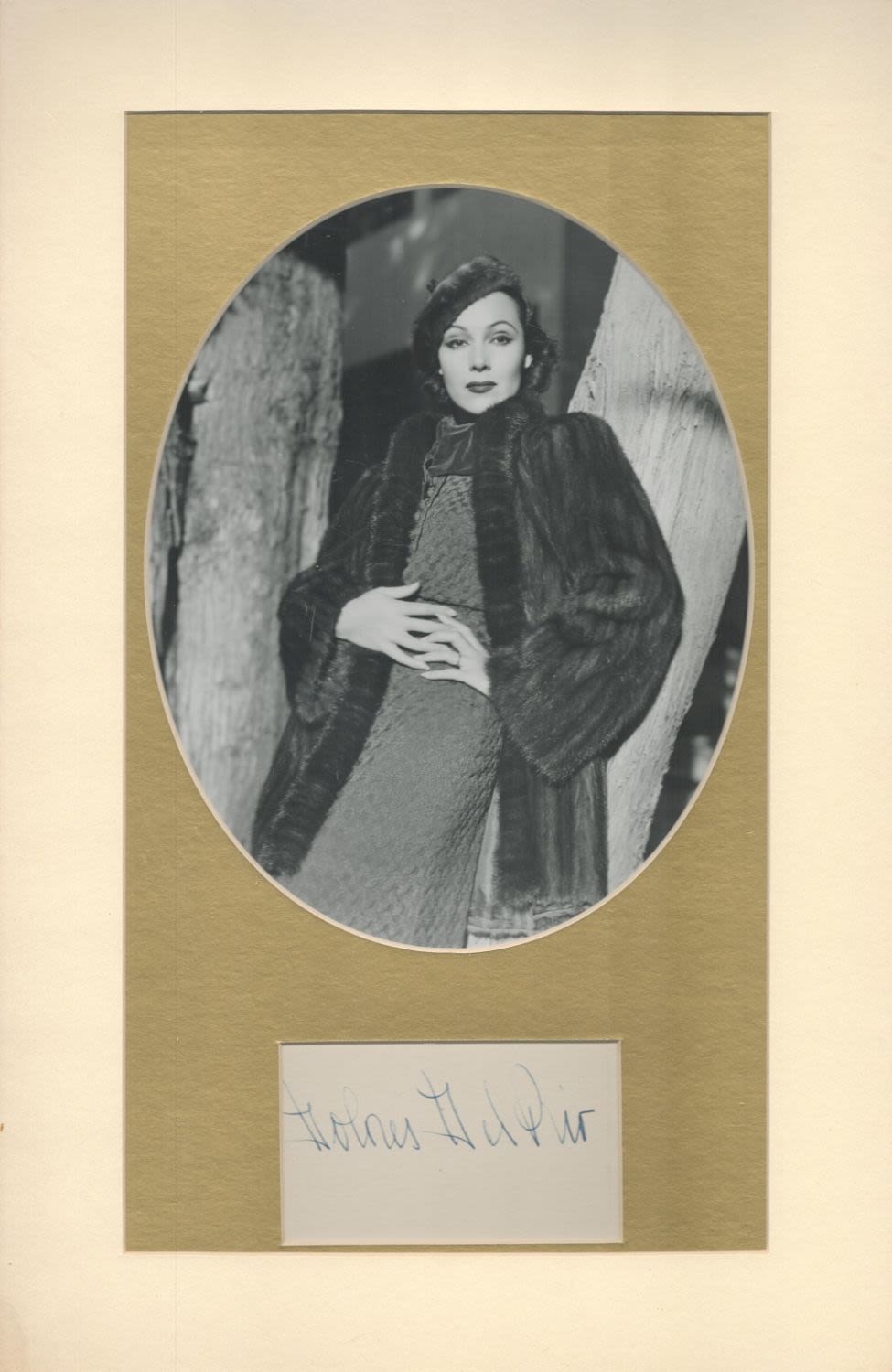Lot 304: Dolores Del Rio 17x11 overall mounted signature piece...