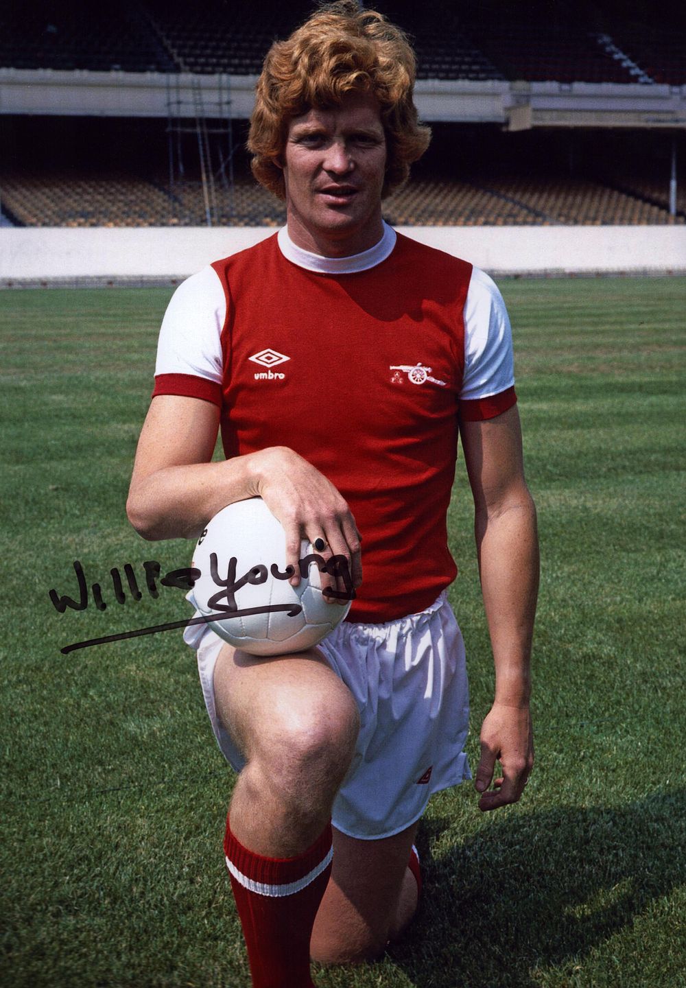 Lot 480: Willie Young Arsenal signed 10x8 colour photo.
