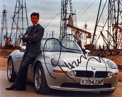 Pierce Brosnan signed coloured James Bond 10x8 inch photo.