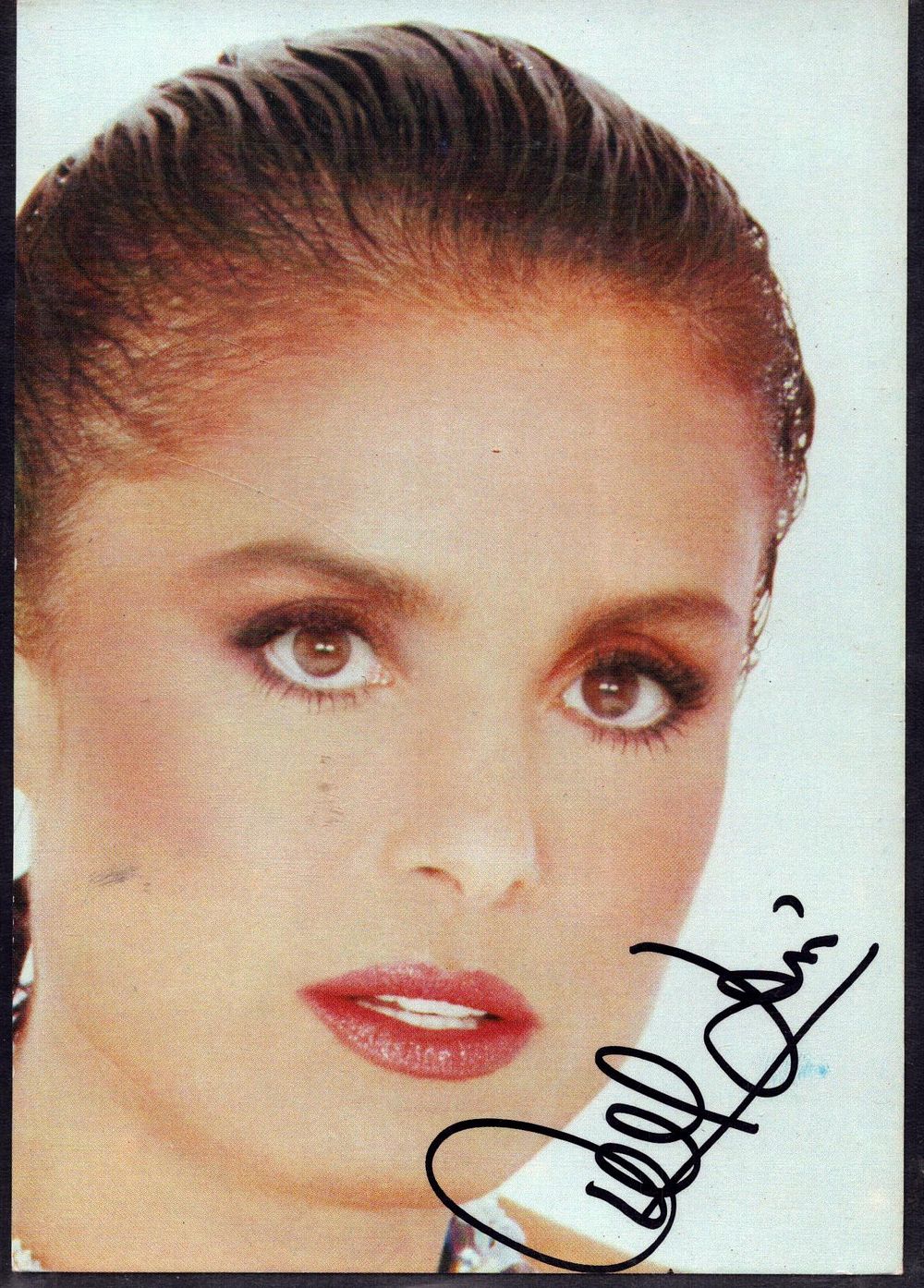 Lot 253: Daliah Lavi signed 6x4 inch colour photo promo...