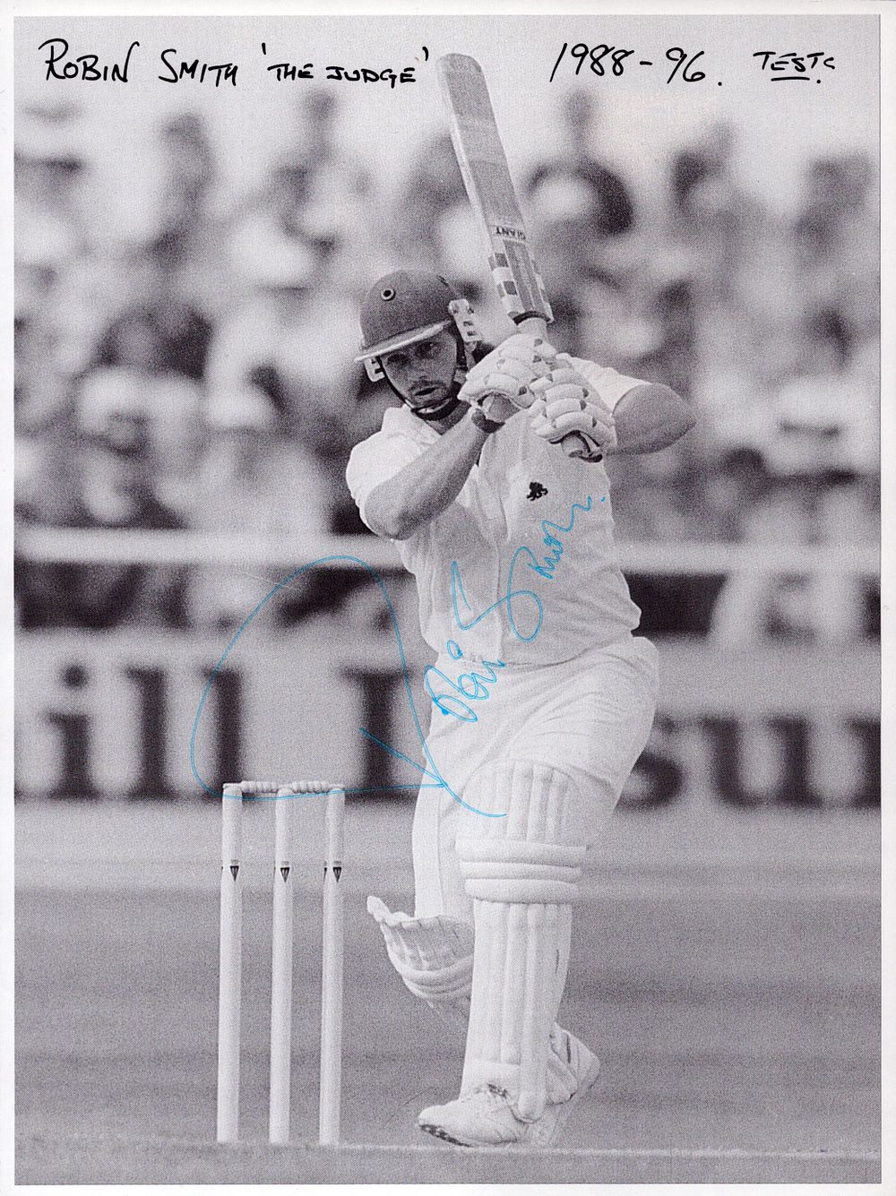 Lot 292: Robin Smith signed England Test player information photo...