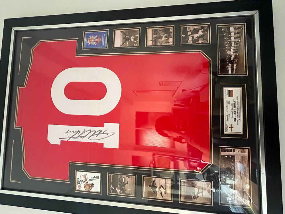 Lot 451: Sir Geoff Hurst hand signed 1966 England World...